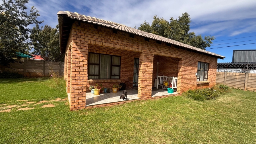 4 Bedroom Property for Sale in Flamwood North West